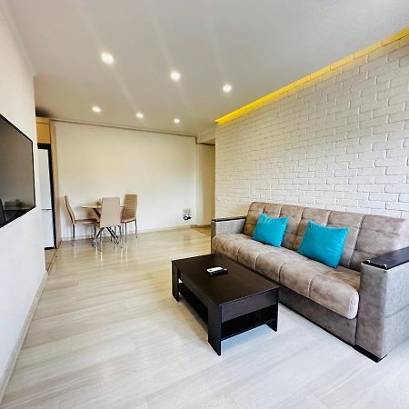 Suite Apartment on Pushkin street Jerevan Buitenkant foto